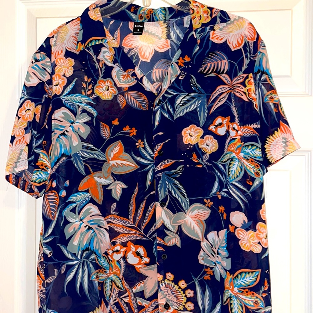 Men’s SHEIN Hawaiian Button up top - size small